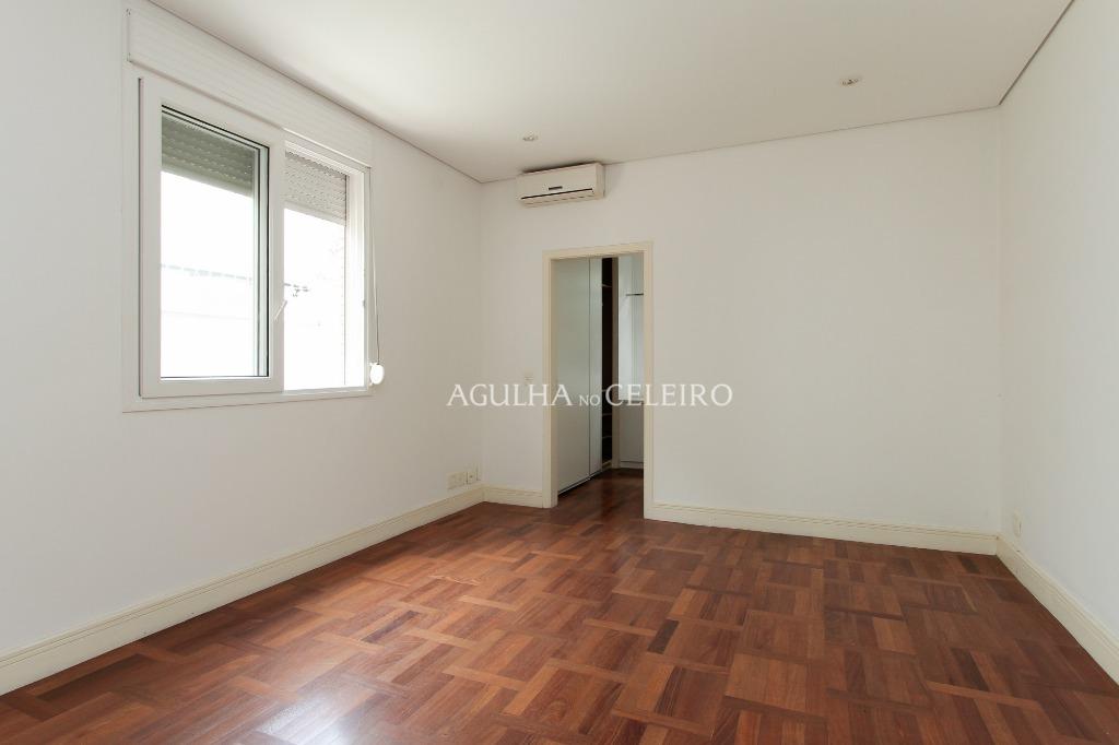 casa-linda-e-com-muito-espaco-a-venda-no-alto-de-pinheiros-ca0246-11