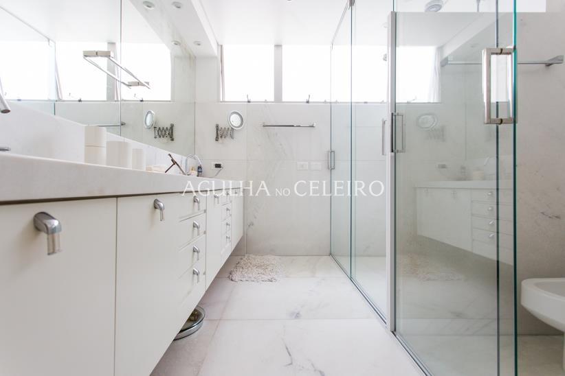 Vendo/Jardim América: super reformado na parte plana – AP1260
