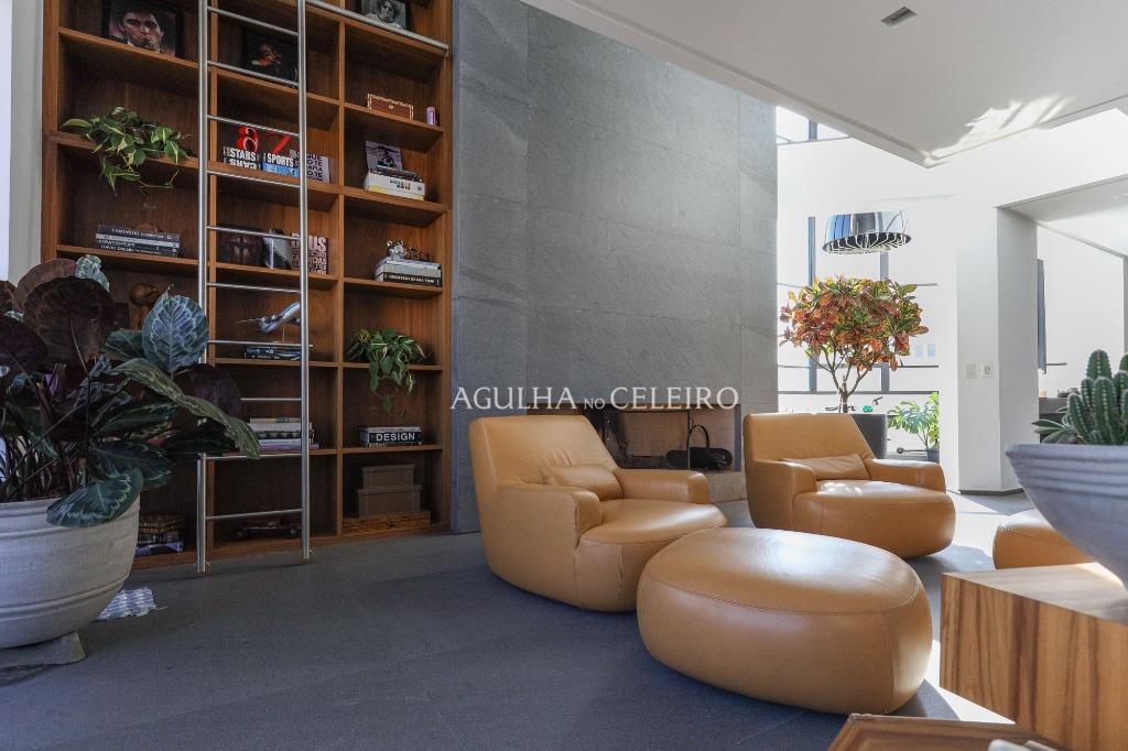 Venda/Locação/Vila Nova Conceição: Apartamento super reformado, com muita luz natural. – AP4192