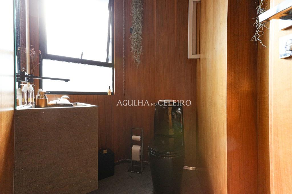 Venda/Locação/Vila Nova Conceição: Apartamento super reformado, com muita luz natural. – AP4192