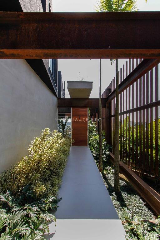 Venda/Aldeia da Serra: casa incrível com projeto premiado – CA0166