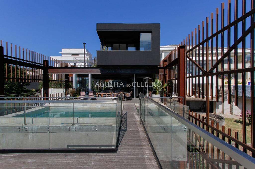 Venda/Aldeia da Serra: casa incrível com projeto premiado – CA0166