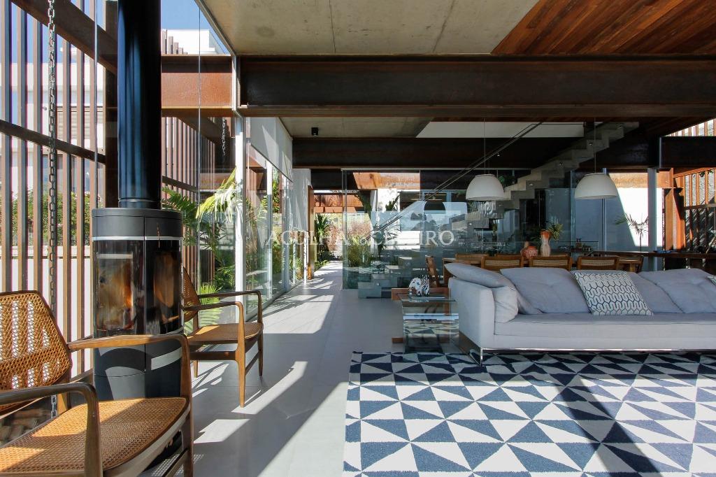 Venda/Aldeia da Serra: casa incrível com projeto premiado – CA0166