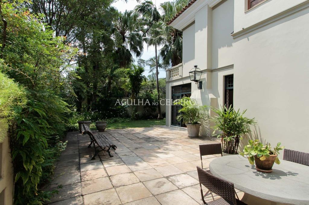 Venda/Locação/Jardim América: casa em estilo colonial brasileiro – CA0234