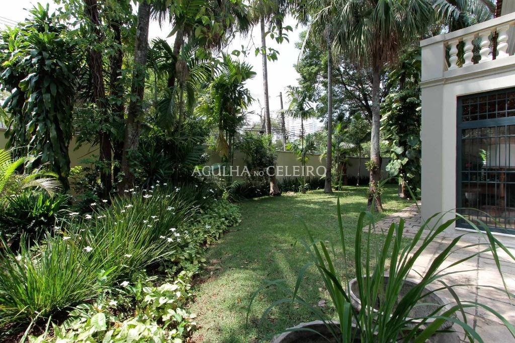 Venda/Locação/Jardim América: casa em estilo colonial brasileiro – CA0234