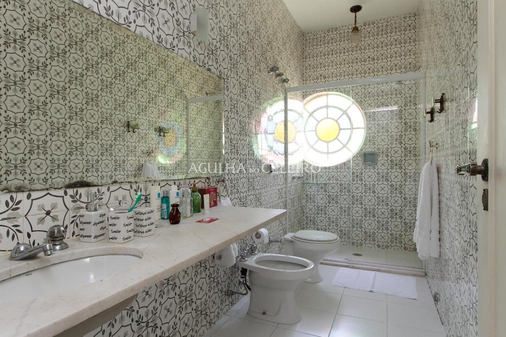 Venda/Locação/Jardim América: casa em estilo colonial brasileiro – CA0234
