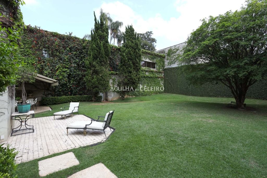 Venda/Jardim America: Casa espetacular com muita sofisticação, projetada por Octávio Pires – CA1153