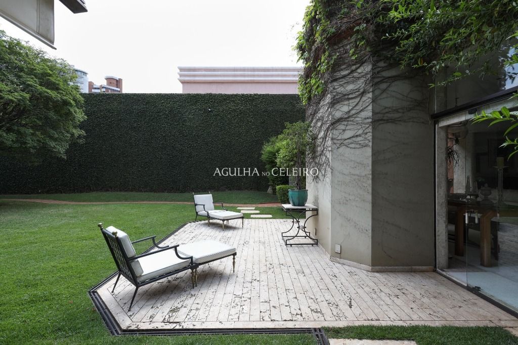 Venda/Jardim America: Casa espetacular com muita sofisticação, projetada por Octávio Pires – CA1153
