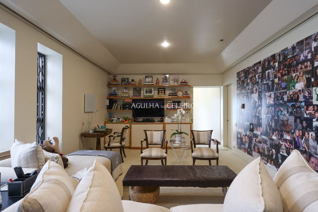 Venda/Jardim America: Casa espetacular com muita sofisticação, projetada por Octávio Pires – CA1153