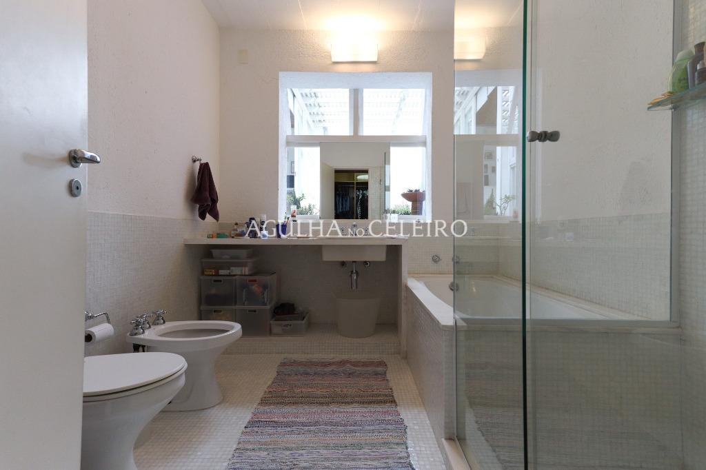 uma-casa-ao-servico-da-arquitetura-na-localizacao-de-sonho-de-alto-de-pinheiros-ca0582-14
