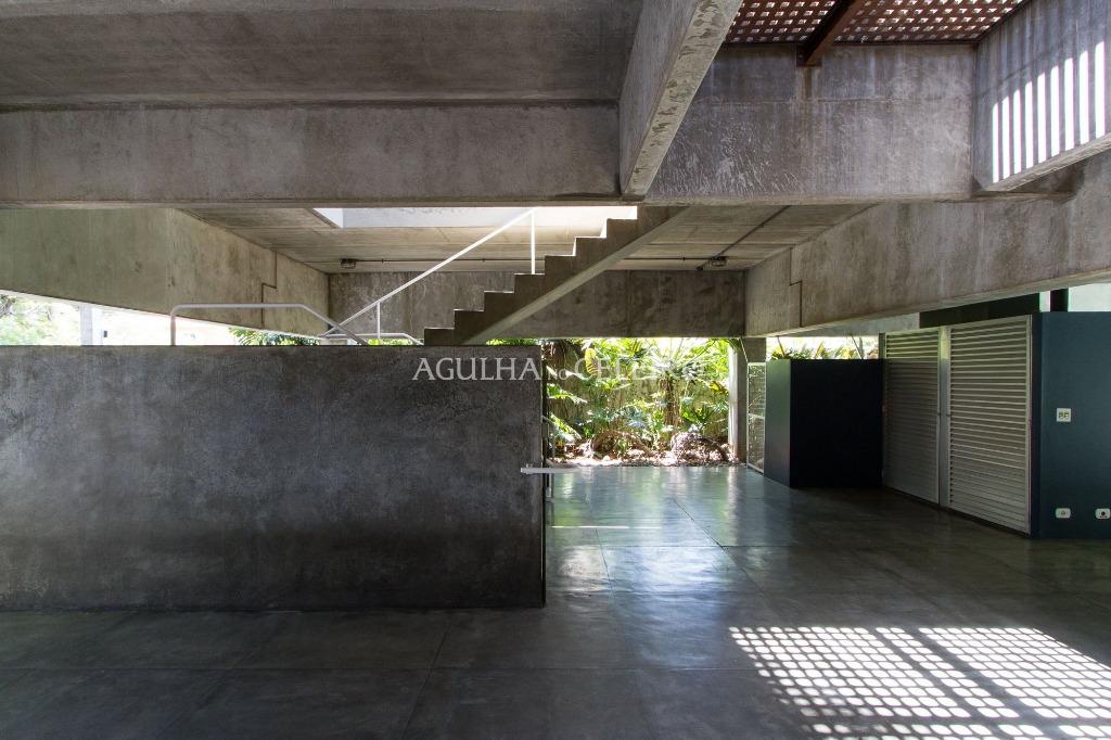 venda-alto-de-pinheiros-o-privilegio-de-morar-numa-obra-de-paulo-mendes-da-rocha-ca0235-19