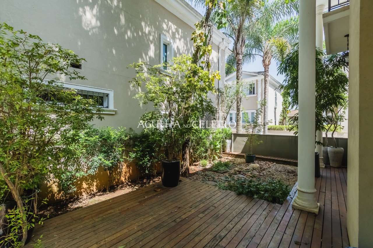 Venda/Campo Belo: casa clássica em condomínio desejado! – CA1295
