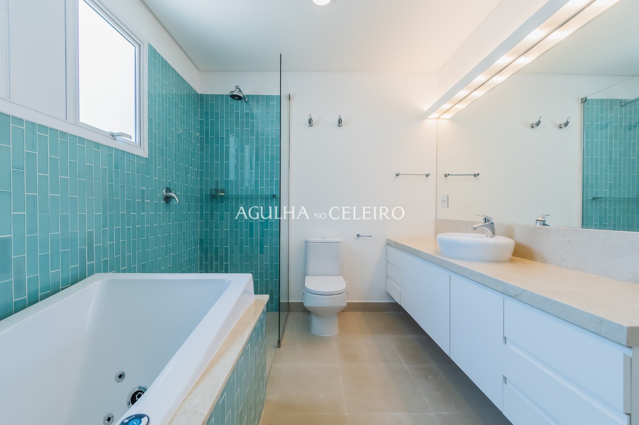 Venda/Campo Belo: casa clássica em condomínio desejado! – CA1295