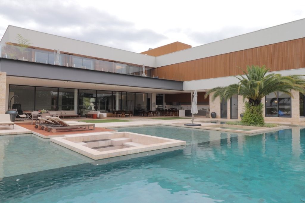 Venda/Terras de São José: Casa perfeita – CA1232