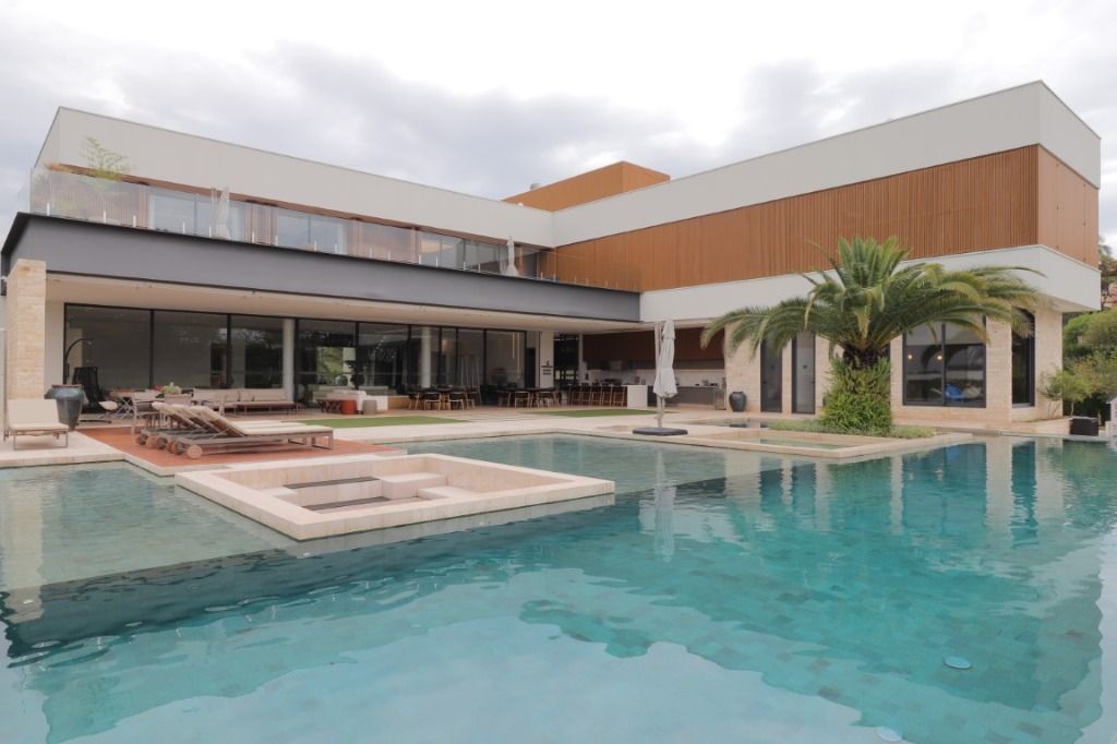 Venda/Terras de São José: Casa perfeita – CA1232