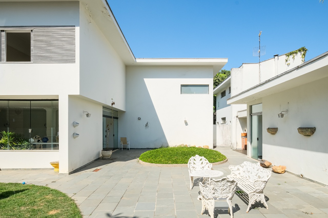 Casa com piscina à venda em Alto de Pinheiros – 9811