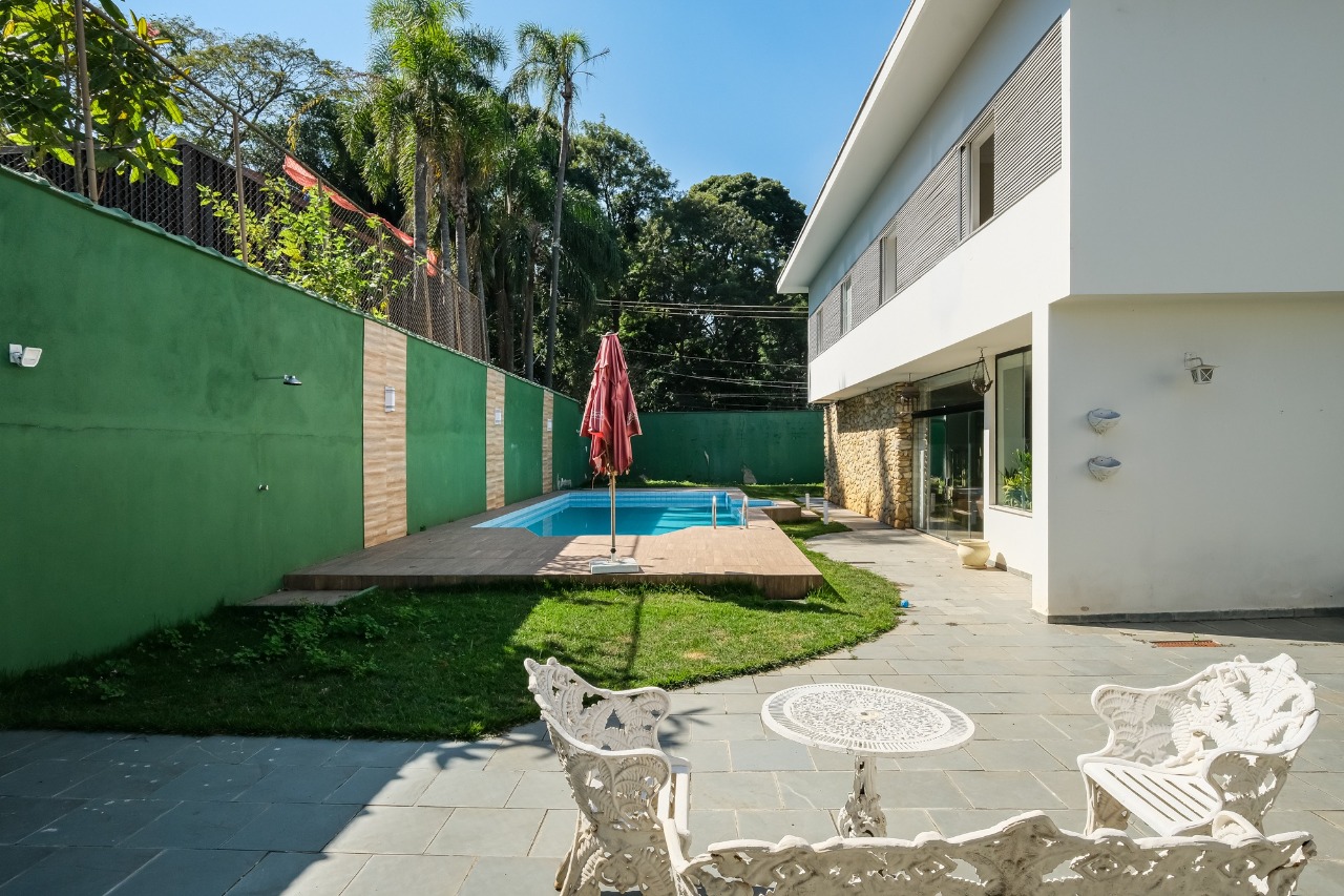 Casa com piscina à venda em Alto de Pinheiros – 9811