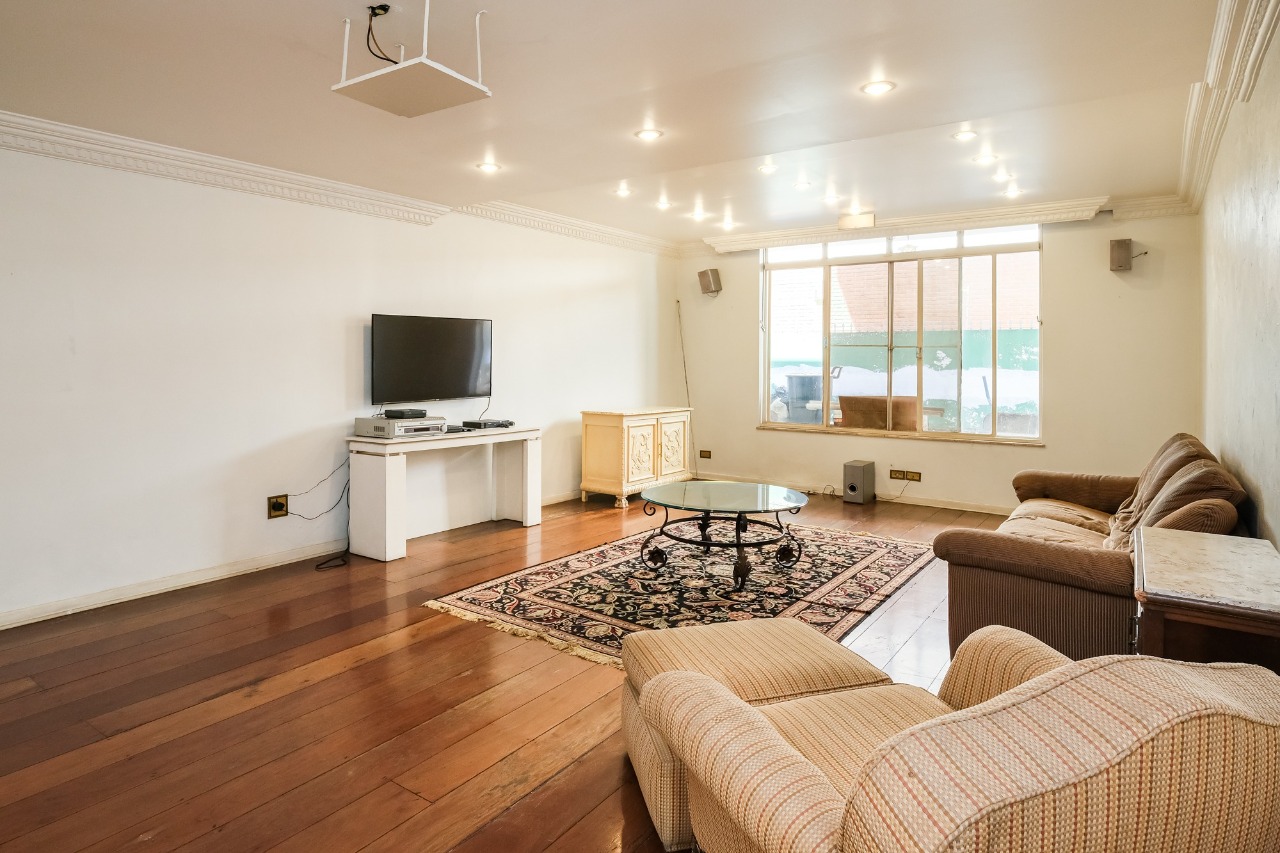 Casa com piscina à venda em Alto de Pinheiros – 9811