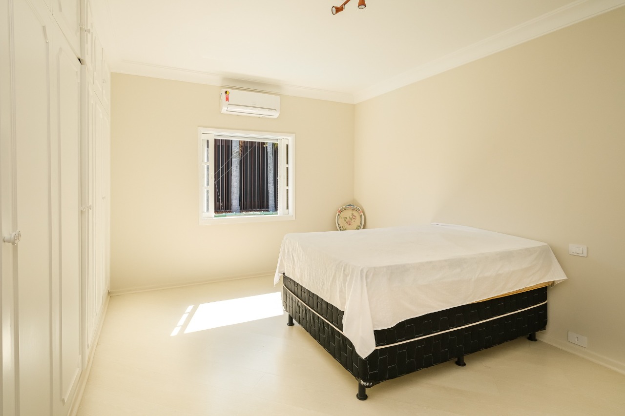 Casa com piscina à venda em Alto de Pinheiros – 9811