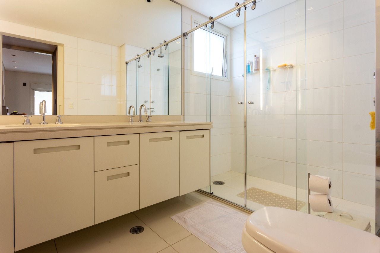 Venda/Itaim Bibi: Apartamento super bacana, reformado em rua calma do Itaim! – 9138