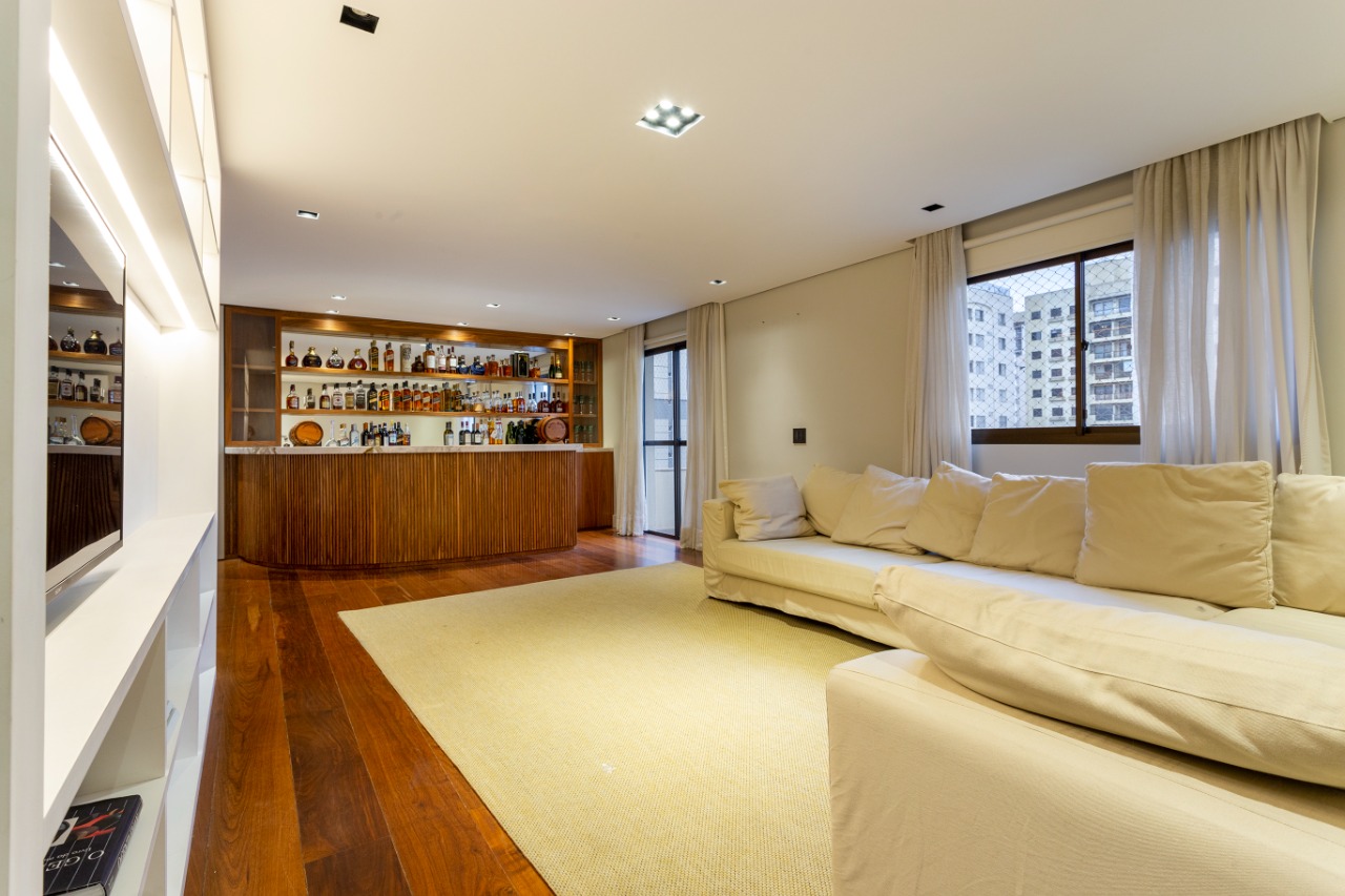 Venda/Moema: Um apartamento lindo e impecável para você morar! – 9978
