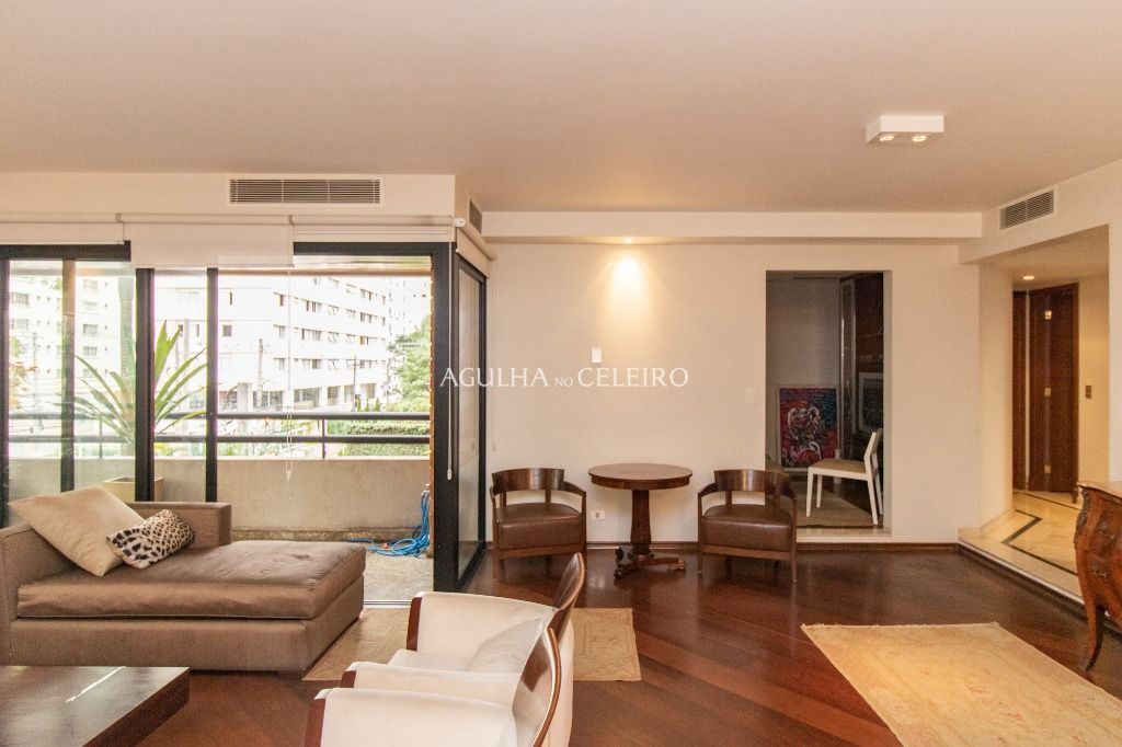 Apartamento à venda em Moema – AP6461