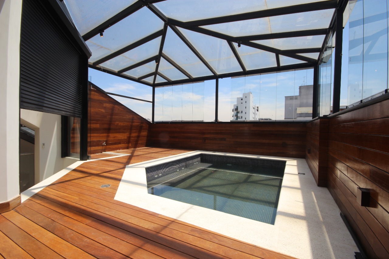 Venda/Moema: Cobertura duplex reformada e fora de rota – CO0343