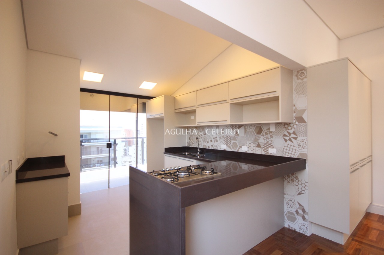 Venda/Moema: Cobertura duplex reformada e fora de rota – CO0343