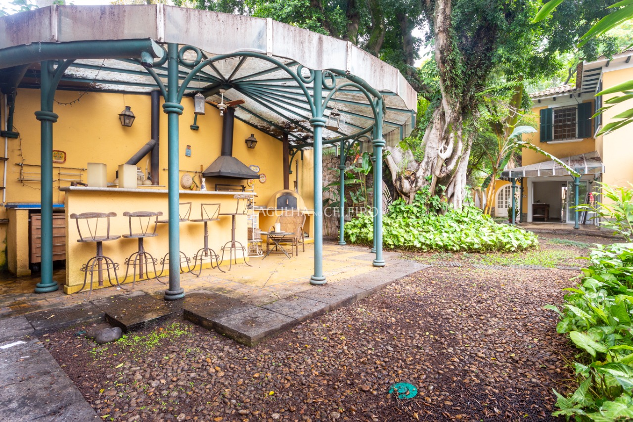 Casarão com área externa ampla à venda e locação no Jardim América – 12142 - _MG_3278