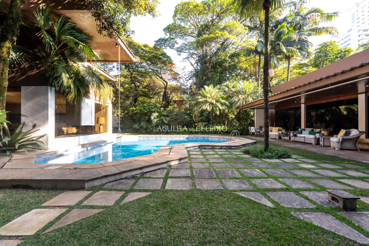 Venda/Jardim América: Puro charme com muito conforto projeto de Ricardo Julião. – 9239