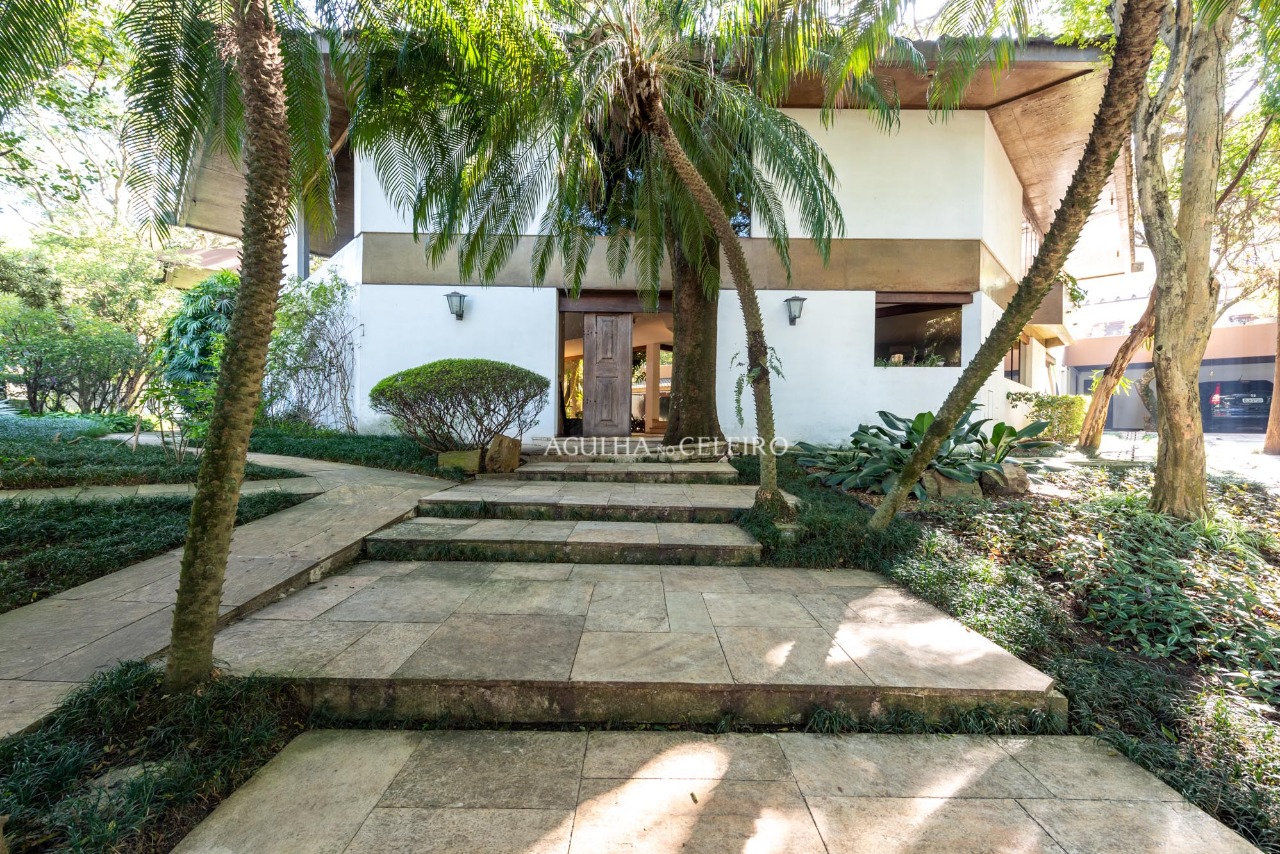 Venda/Jardim América: Puro charme com muito conforto projeto de Ricardo Julião. – 9239