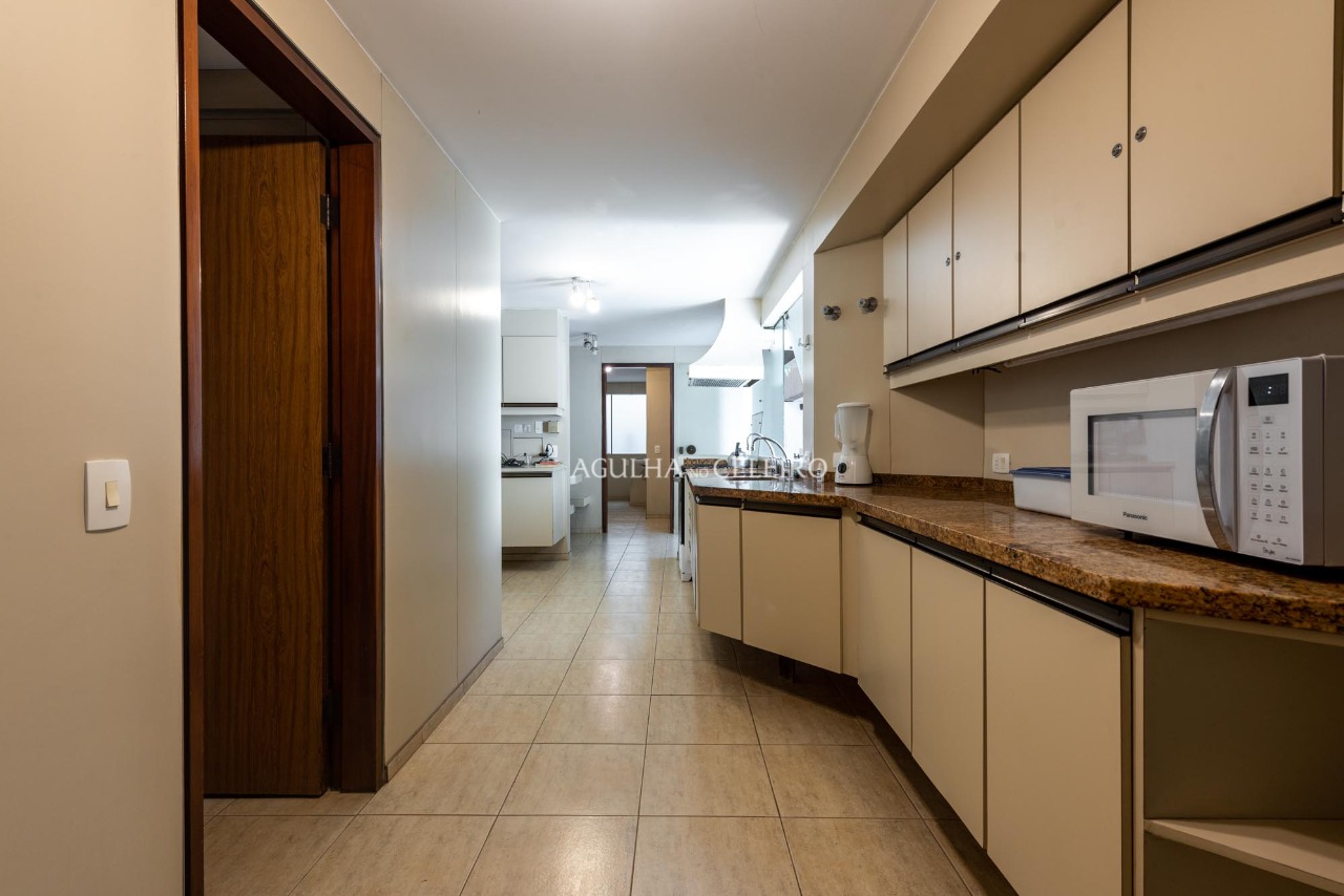 Venda/Jardim América: Puro charme com muito conforto projeto de Ricardo Julião. – 9239