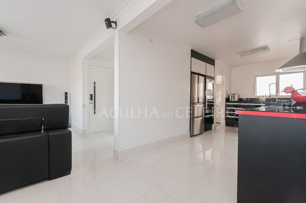 Apartamento com três suítes à venda em Moema Pássaros. – AP5020