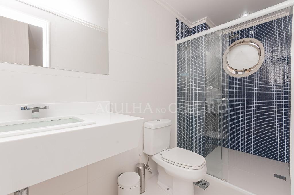 Apartamento com três suítes à venda em Moema Pássaros. – AP5020