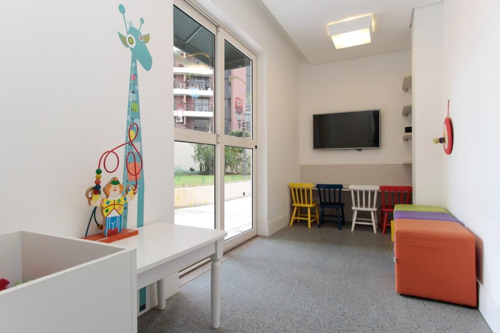 Apartamento com três suítes à venda em Moema Pássaros. – AP5020