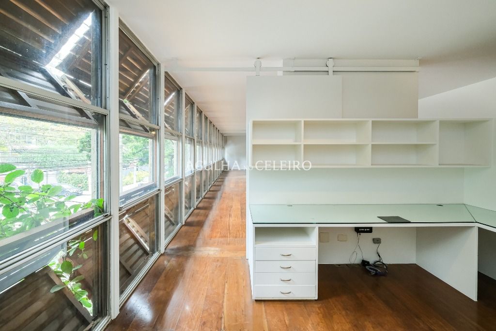 Venda/Jardim América: Reformado em Prédio Icônico – AP8420