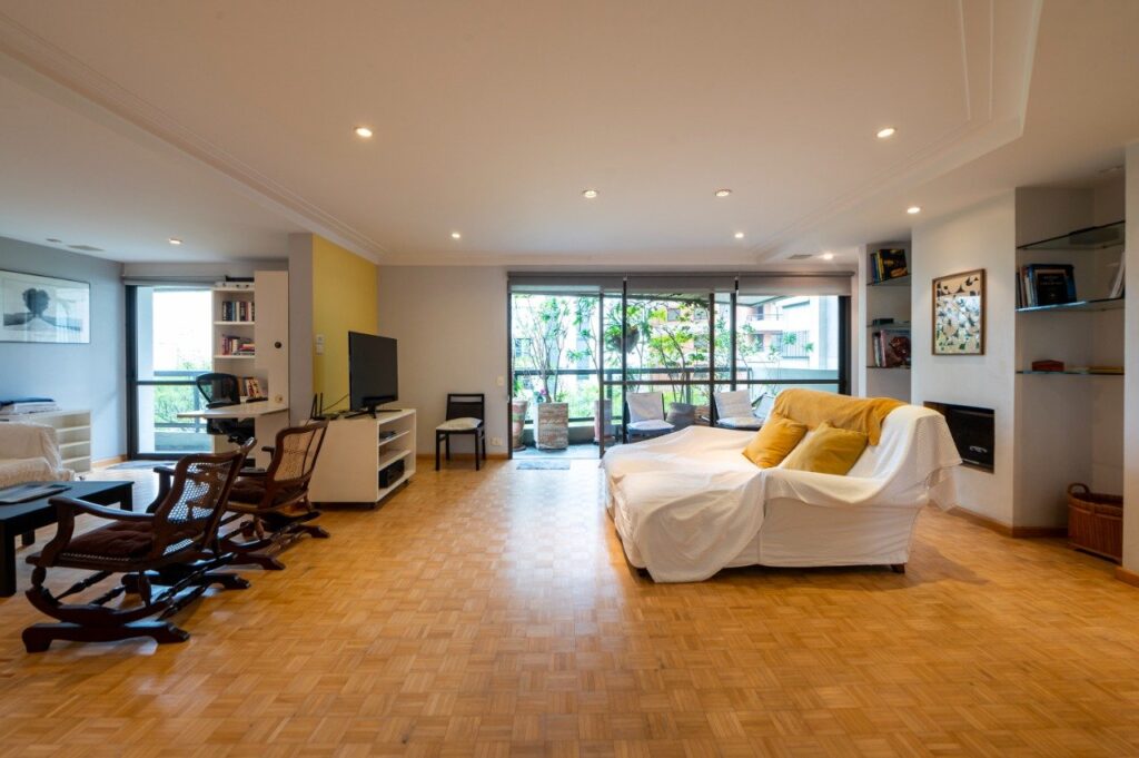 Venda/Vila Nova Conceição: Localização perfeita com vista e terraço. – 10148