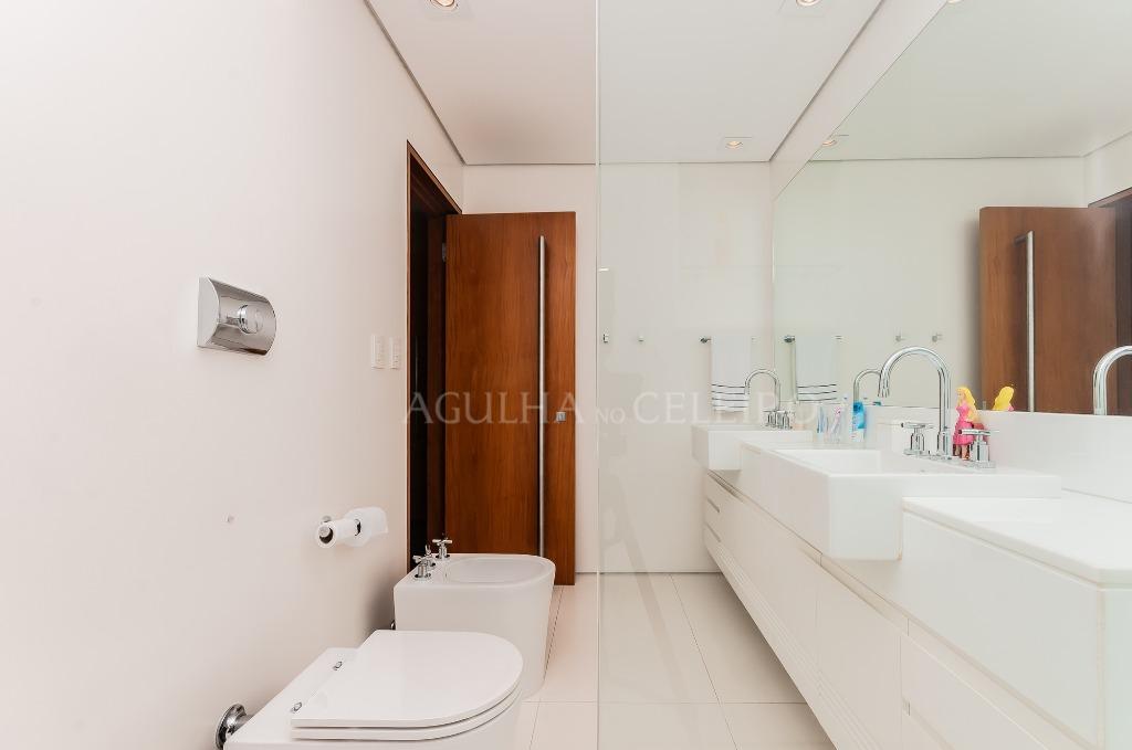 Venda/Jardim Luzitânia: Casa moderna e ampla com total segurança! – CA0445
