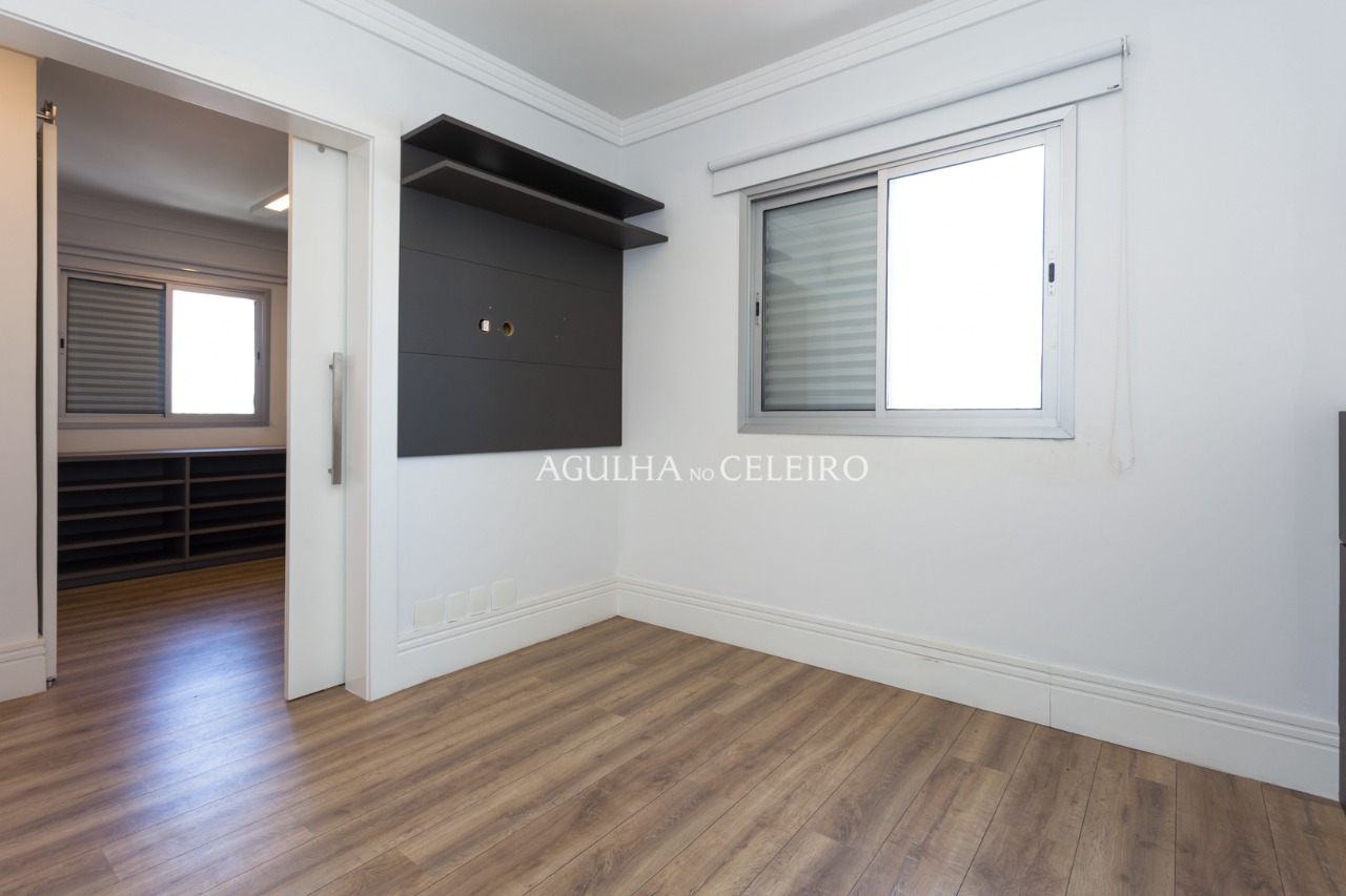Venda/Moema: Vista Livre e piscina! – CO0575