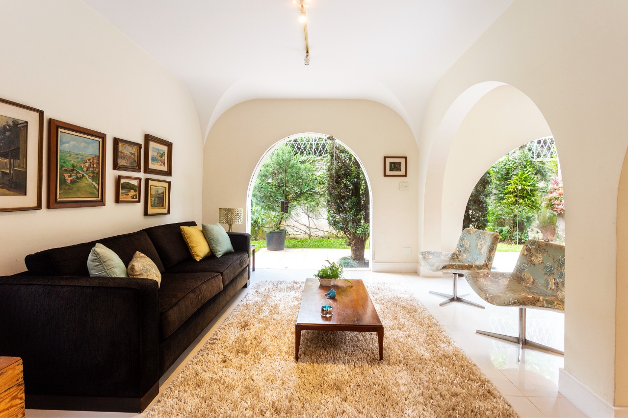Casa com ares mediterrâneos à venda na charmosa Vila Madalena – 8871