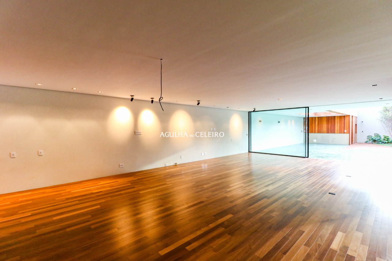 Uma casa especial, para pessoas especiais à venda no Jardim Paulista – 10137 - Rua Marechal Bittencourt, 91- (3 de 276)