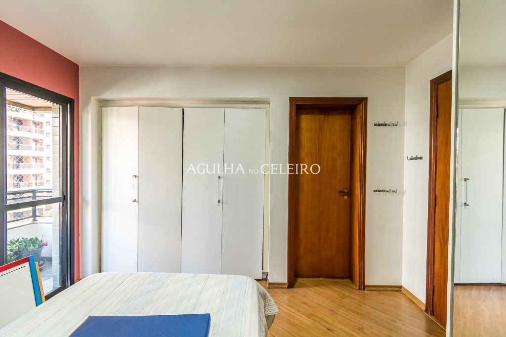 Venda/Moema: 04 suítes no melhor de Moema Pássaros! – AP7001