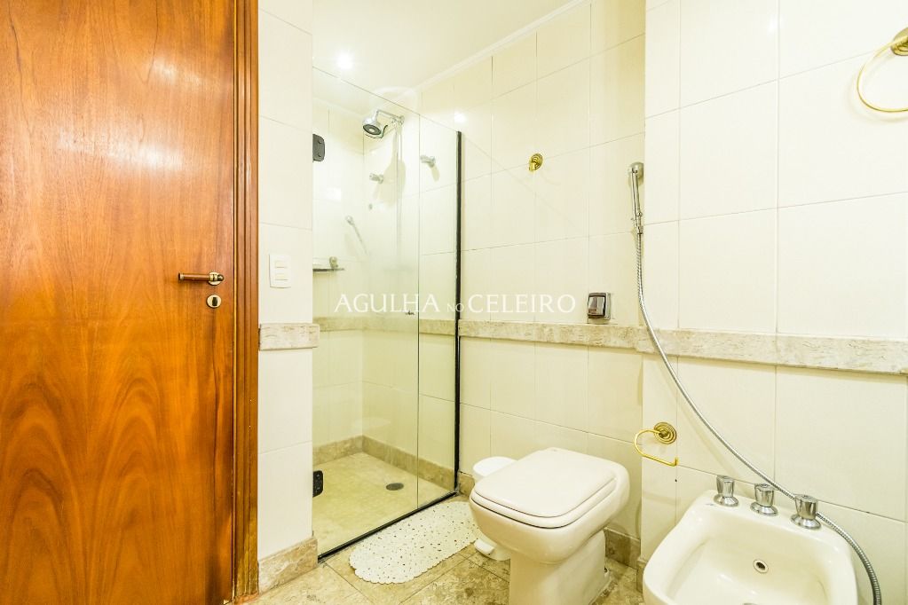 Venda/Moema: 04 suítes no melhor de Moema Pássaros! – AP7001
