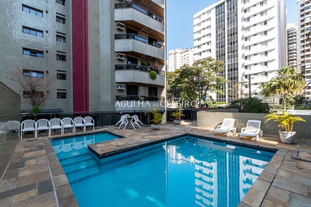 Venda/Moema: 04 suítes no melhor de Moema Pássaros! – AP7001