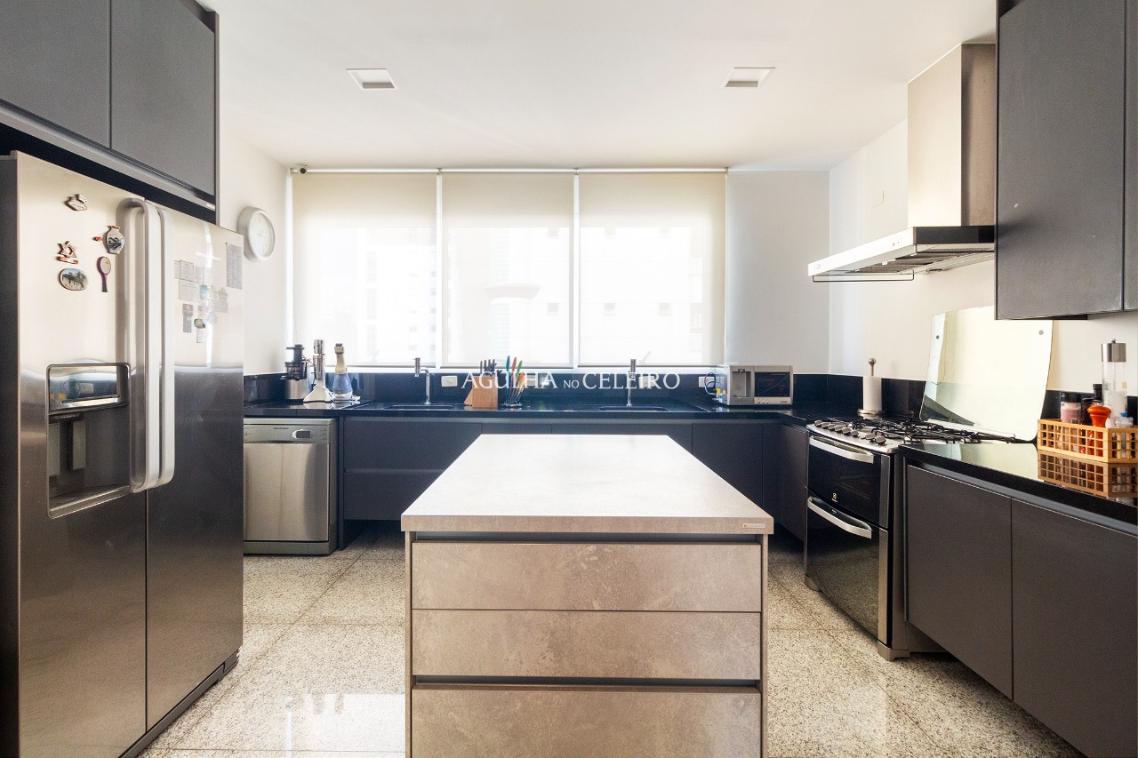 Venda/Itaim Bibi: Linda Cobertura no melhor do Itaim Bibi! – 12730