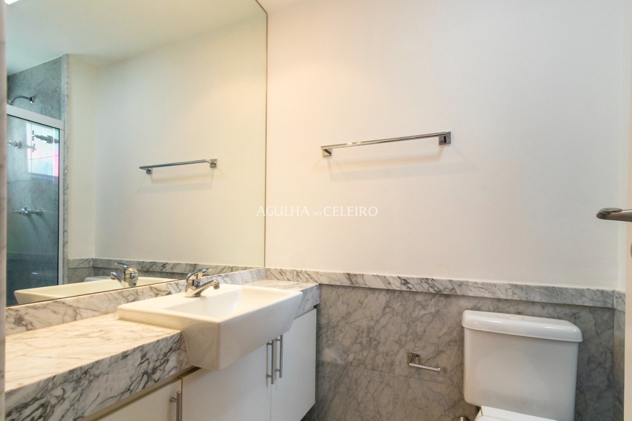 Apartamento com ótima localização em Moema à venda – 12805