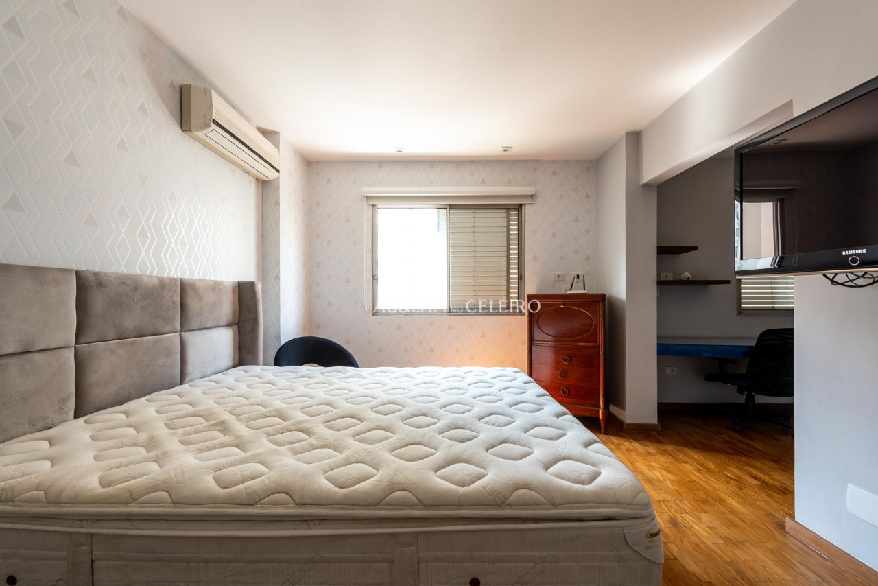 Apartamento com muita luz e uma varandinha charmosa à venda no Itaim Bibi. – 8870