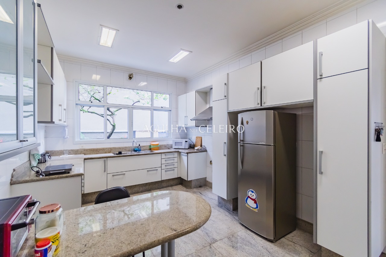 Venda/Jardim Guedala: Casa em rua tranquila. – 9296 - 9296_COMLOGO-13