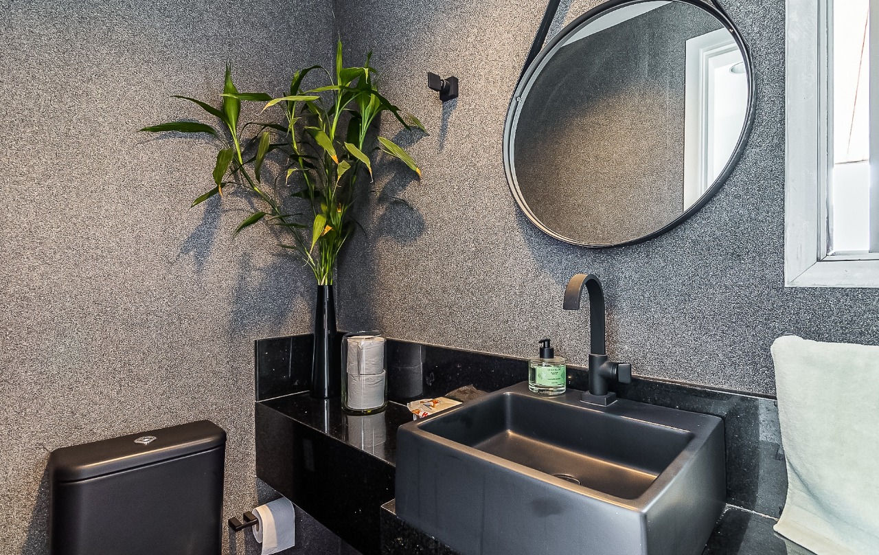 Cobertura duplex linda em prédio assinado por Ruy Ohtake em Moema. – 9661