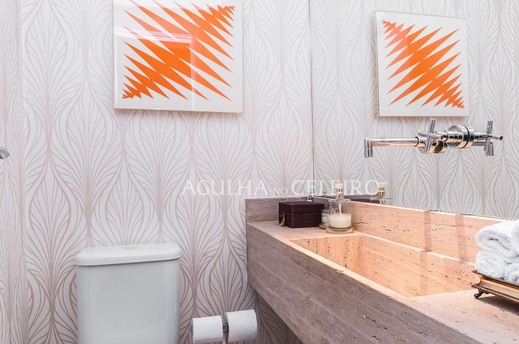 Venda/Moema: reforma irretocável e muito conforto! – AP4085